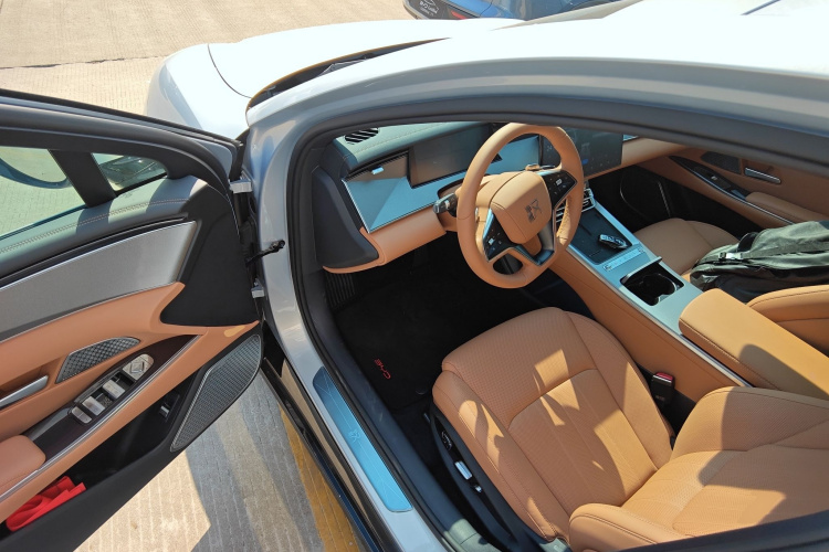 BYD HanL 2025 car image #10