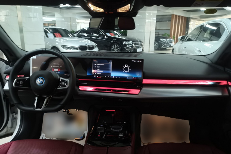 BMW i5 2025 car image #10