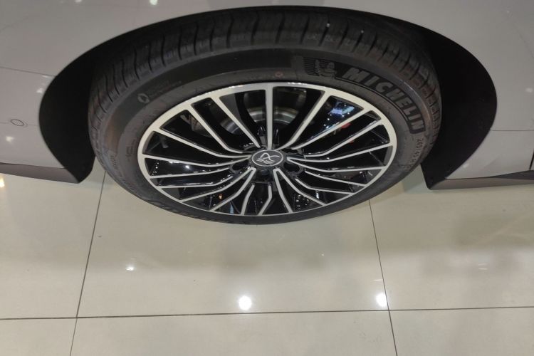 BYD Han 2024 car image #10
