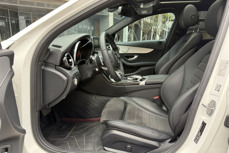 Mercedes-Benz C Class 2018 car image #10