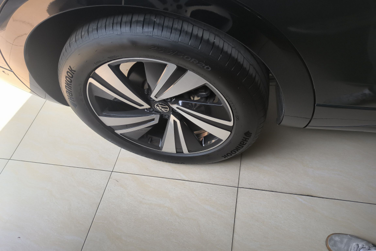 Volkswagen Tavendor 2024 car image #10