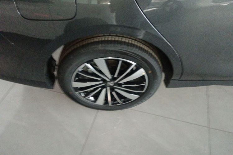 Changan EadoPHEV 2025 immagine di auto #10