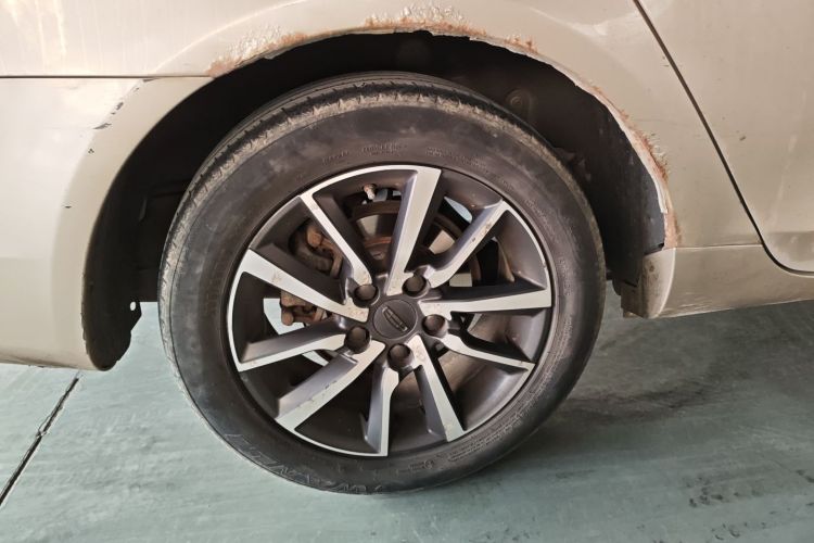 GEELY Emgrand 2019 car image #10
