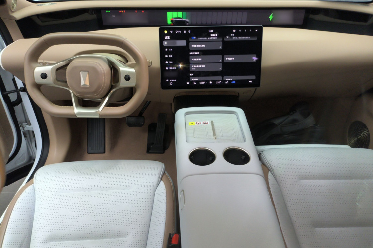Avatr 07 2025 car image #10