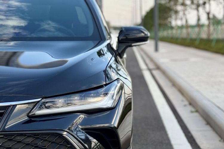 Toyota Avalon 2023 car image #10