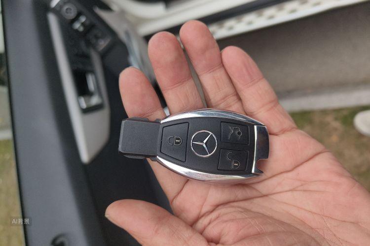 Mercedes-Benz GLK Class 2014 car image #10