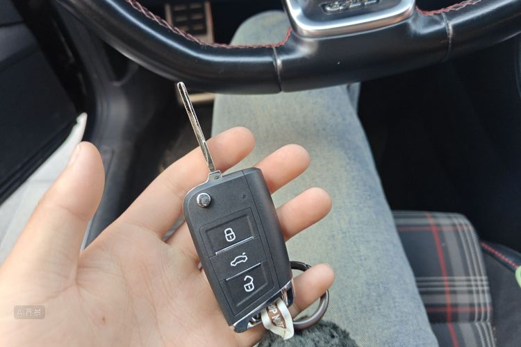 Volkswagen GolfGTI 2018 #10 Volkswagen GolfGTI 2018 car image #10