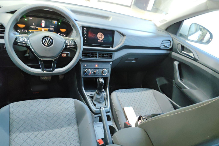 Volkswagen T-Cross 2023 #10 Volkswagen T-Cross 2023 car image #10