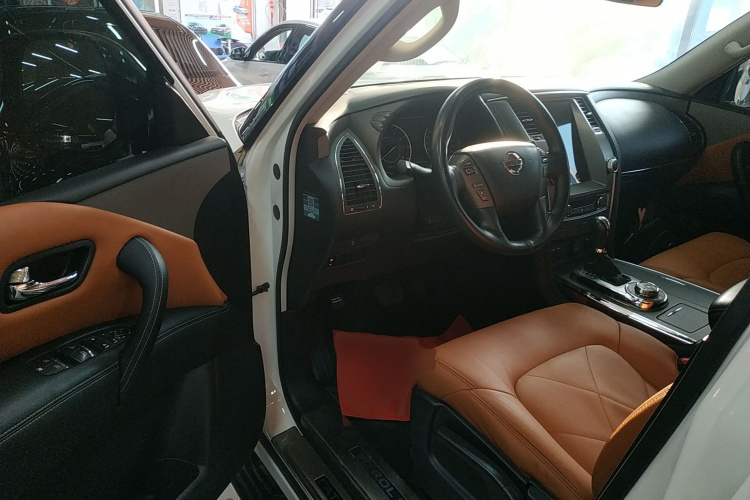Nissan 2019 car image #10