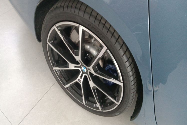 BMW 8 Series 2020 car image #10