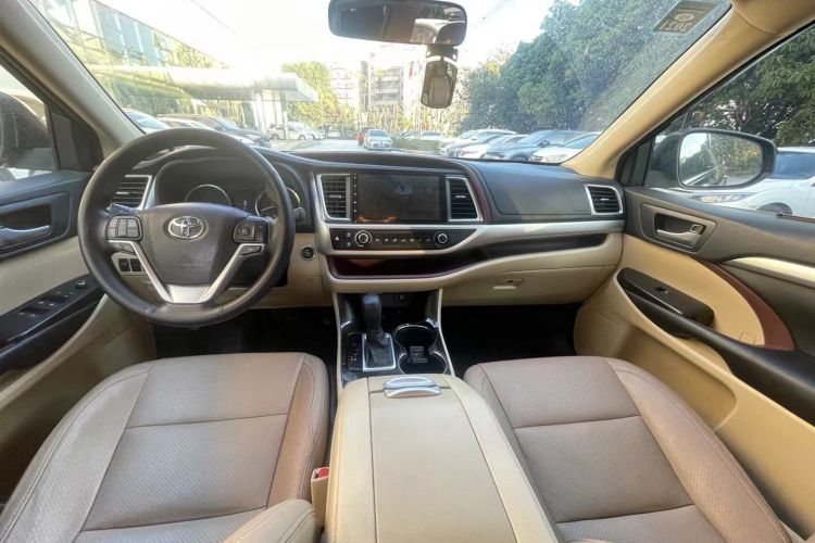 Toyota Highlander 2017 car image #10
