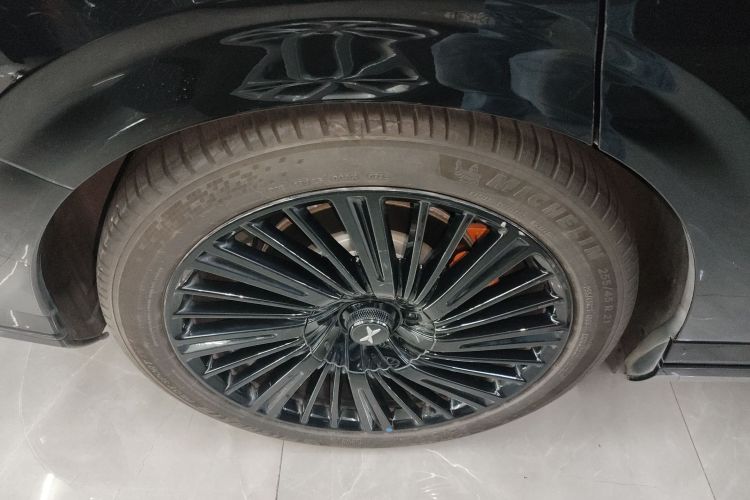 Xpeng G9 2025 immagine di auto #10