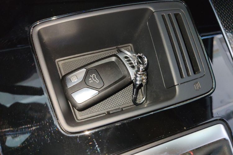 Audi Q5L Sportback 2023 #10 Audi Q5L Sportback 2023 immagine di auto #10