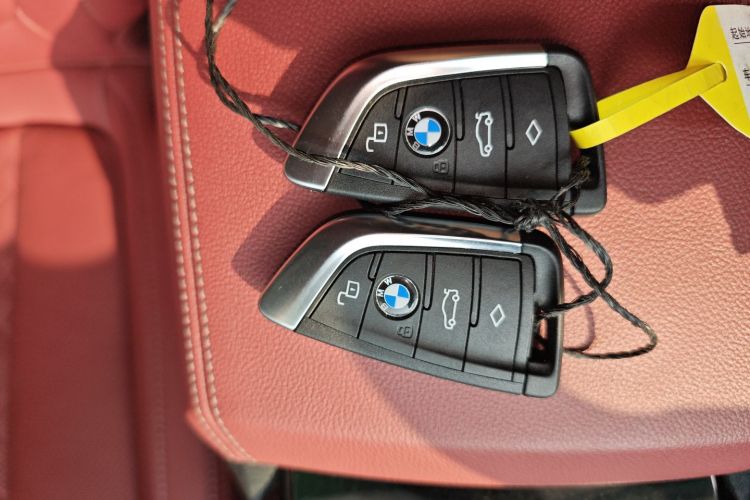 BMW i3 2024 car image #10