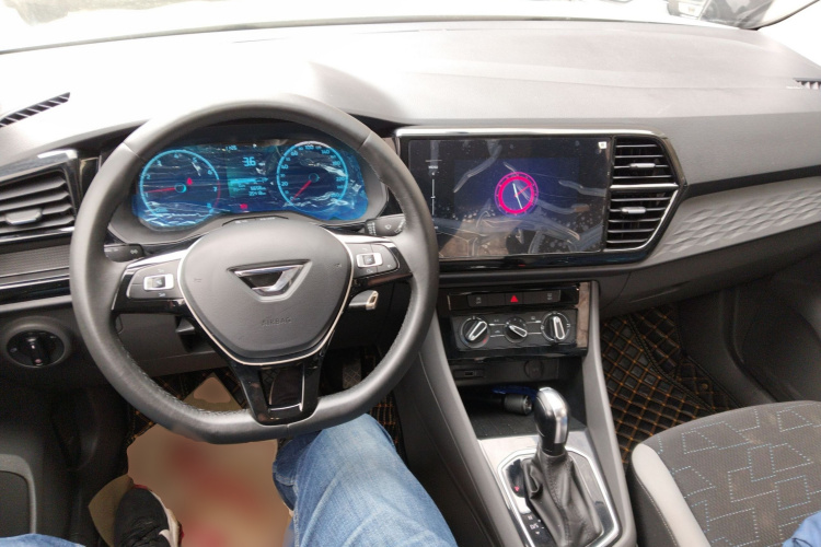 VS5 2019 car image #10