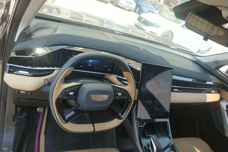 GEELY Boyue L 2023 car image #10
