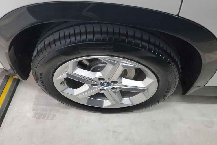 BMW iX1 2024 صورة سيارة #10