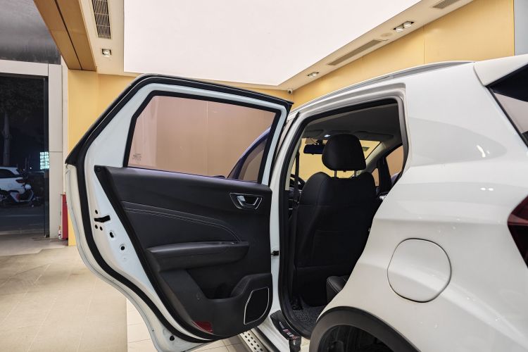 Vision X3 2019 car image #10