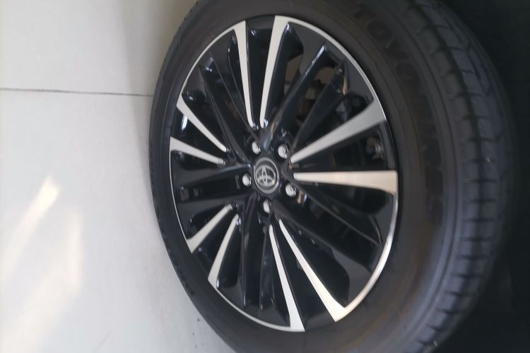 Toyota Venza 2023 immagine di auto #10