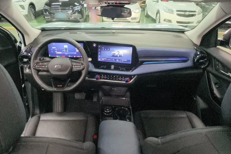 Chevrolet Equinox Plus 2025 car image #10