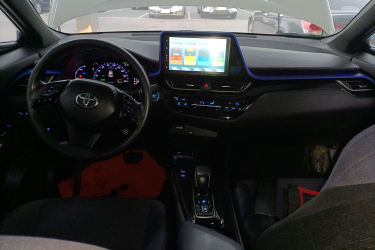 Toyota C-HR EV 2021 изображение автомобиля #10