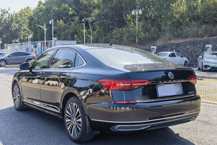 Volkswagen Passat 2019 #10 Volkswagen Passat 2019 car image #10