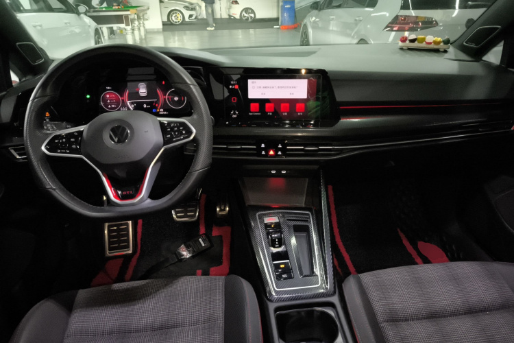 Volkswagen GolfGTI 2022 immagine di auto #10