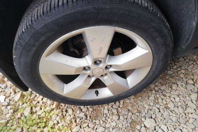 Chevrolet Tracker 2015 immagine di auto #10