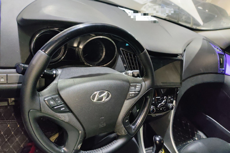 Hyundai Sonata 2015 car image #10