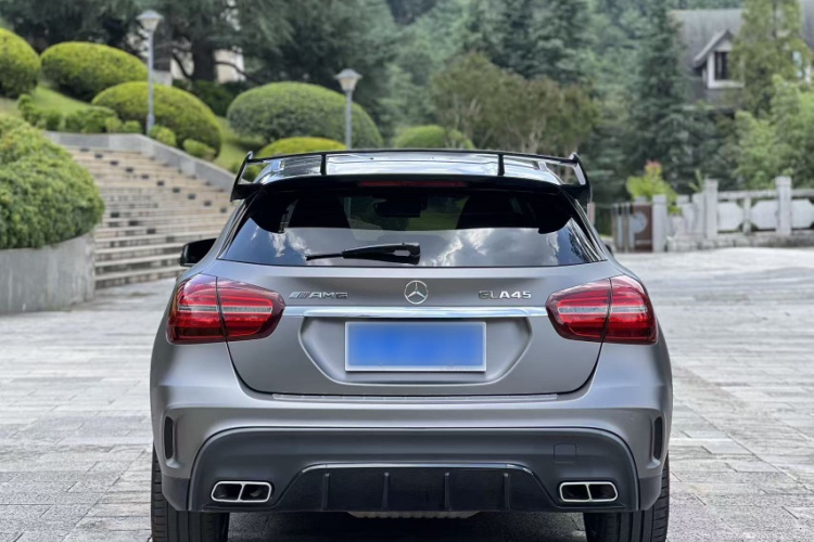 Mercedes-Benz GLA AMG 2018 imagem de carro #10