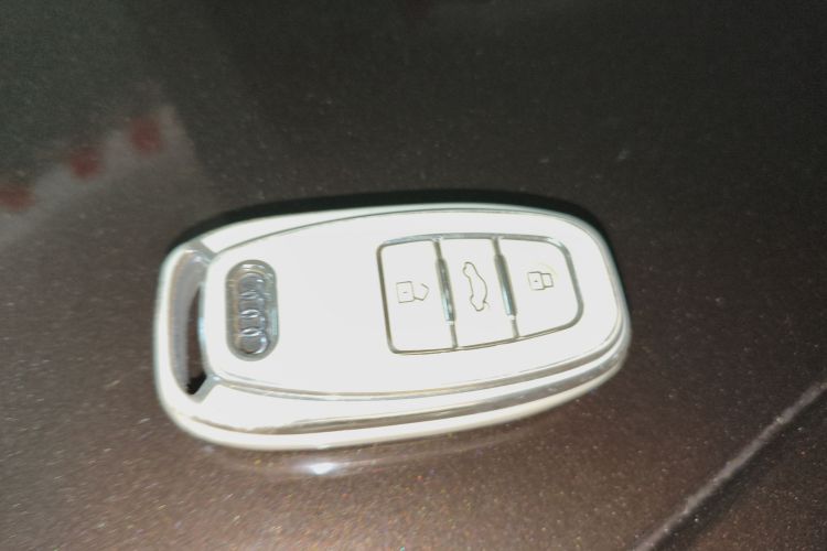 Audi Q5 2016 car image #10