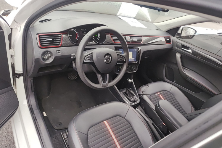 Skoda Rapid Spaceback 2021 car image #10