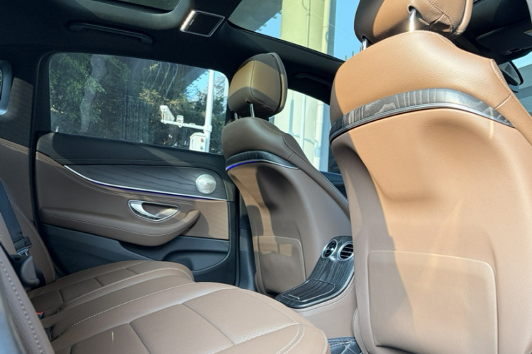 Mercedes-Benz E Class New Energy 2022 car image #10