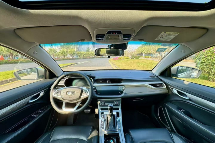 GEELY Emgrand 2019 car image #10