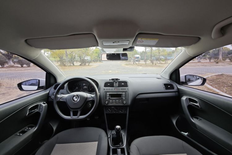 Polo 2016 car image #10
