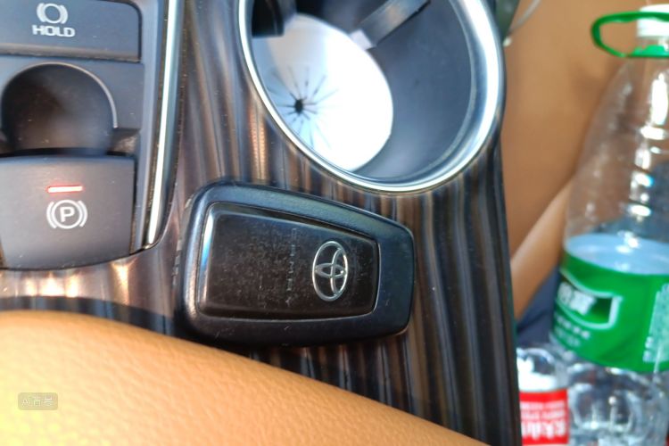 Toyota Camry 2020 #10 Toyota Camry 2020 car image #10