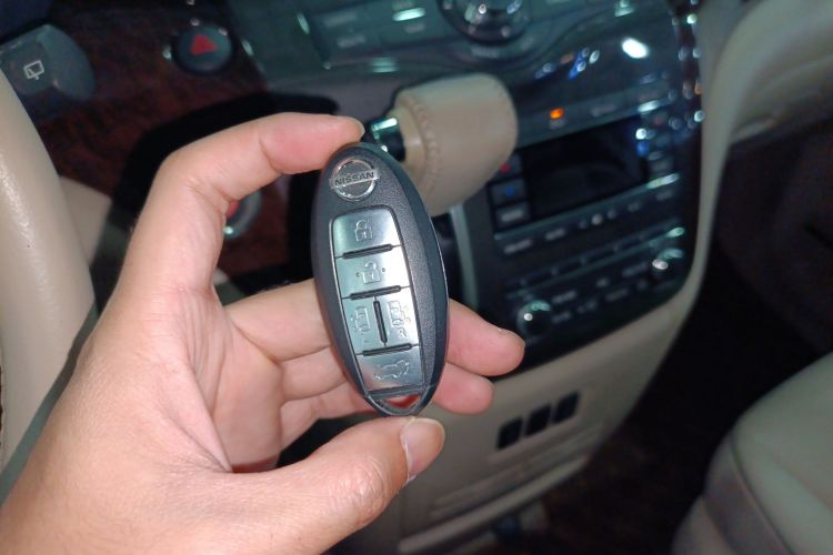 Nissan Quest 2016 imagen de coche #10