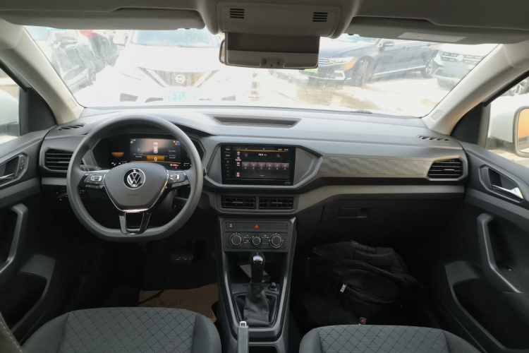 Volkswagen T-Cross 2023 car image #10