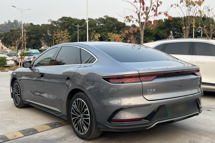 BYD Han 2023 car image #10