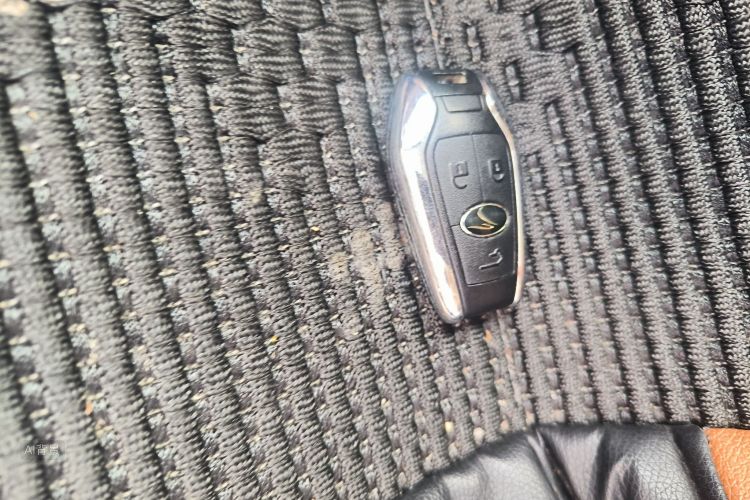 Soueast DX7 2016 car image #10