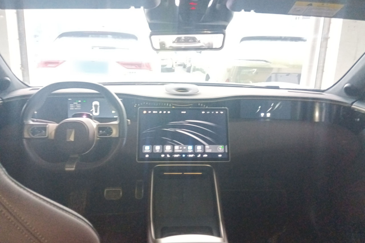 Avatr 11 2022 car image #10