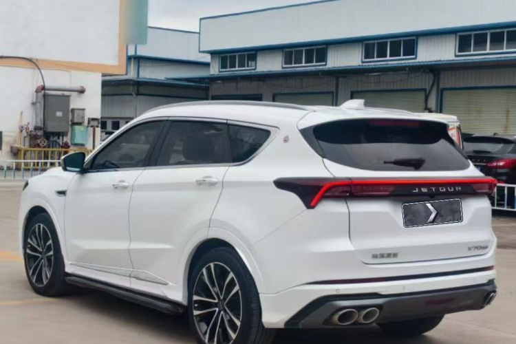 X70 PLUS 2022 car image #10