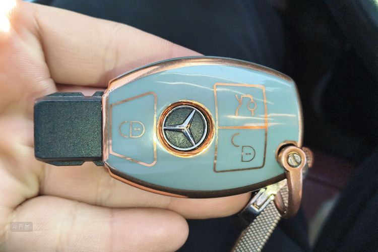 Mercedes-Benz GLK Class 2014 car image #10