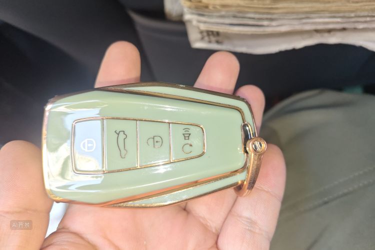 GEELY Coolray 2020 #10 GEELY Coolray 2020 car image #10