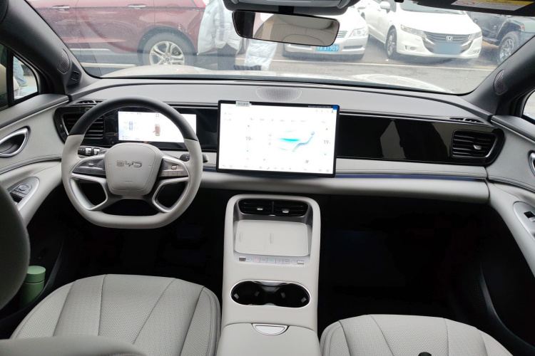 BYD Sea Lion 06 New Energy 2025 car image #10