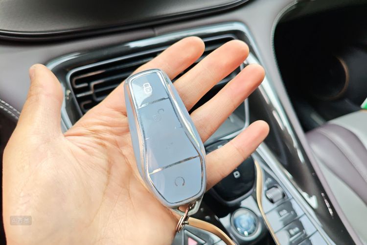 BYD Frigate 07 2023 #10 BYD Frigate 07 2023 car image #10