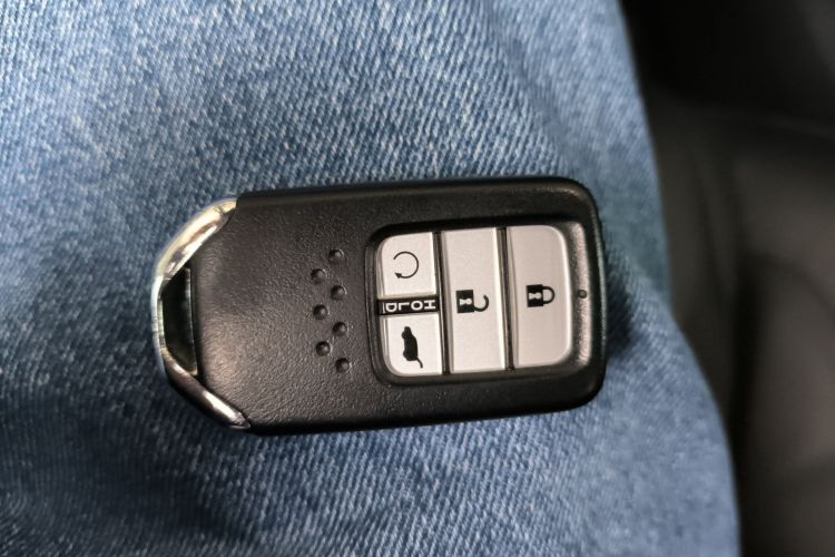 Honda UR-V 2018 #10 Honda UR-V 2018 car image #10