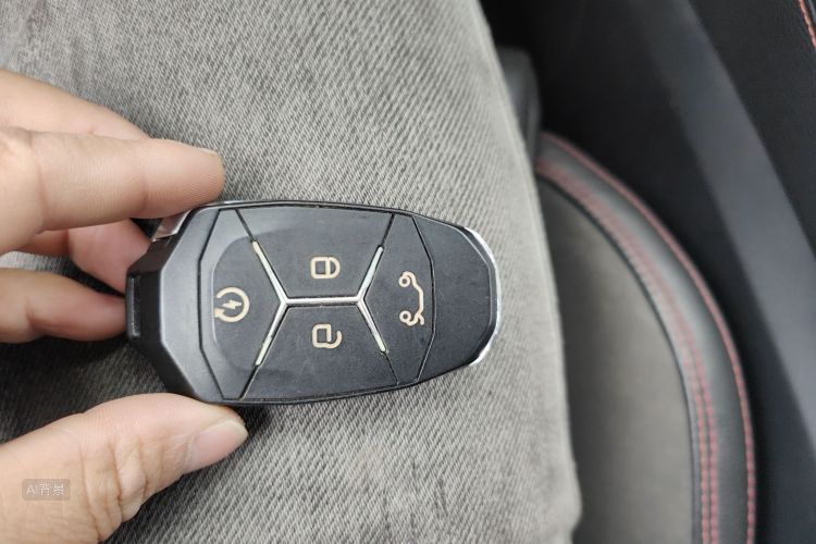Lynk & Co 03 2019 car image #10