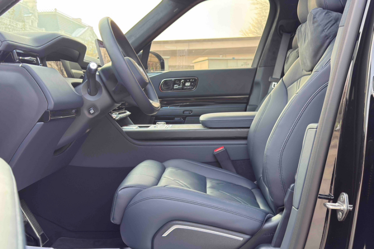 Zeekr 9X 2025 car image #10