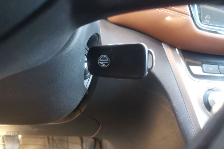 MG GS 2017 car image #10